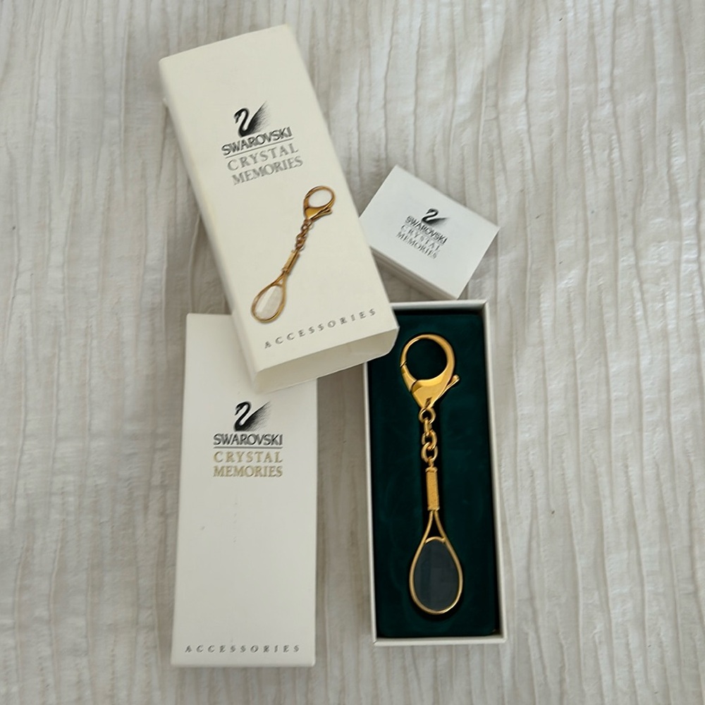 SWAROVSKI CRYSTAL MEMORIES TENNIS RAQUET KEY CHAIN.  VINTAGE.  NEW. IN BOX